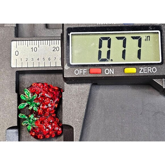 Vintage Red Enamel Strawberry Brooch With Green Leaves Lapel Scarf Pin - Picture 10 of 10